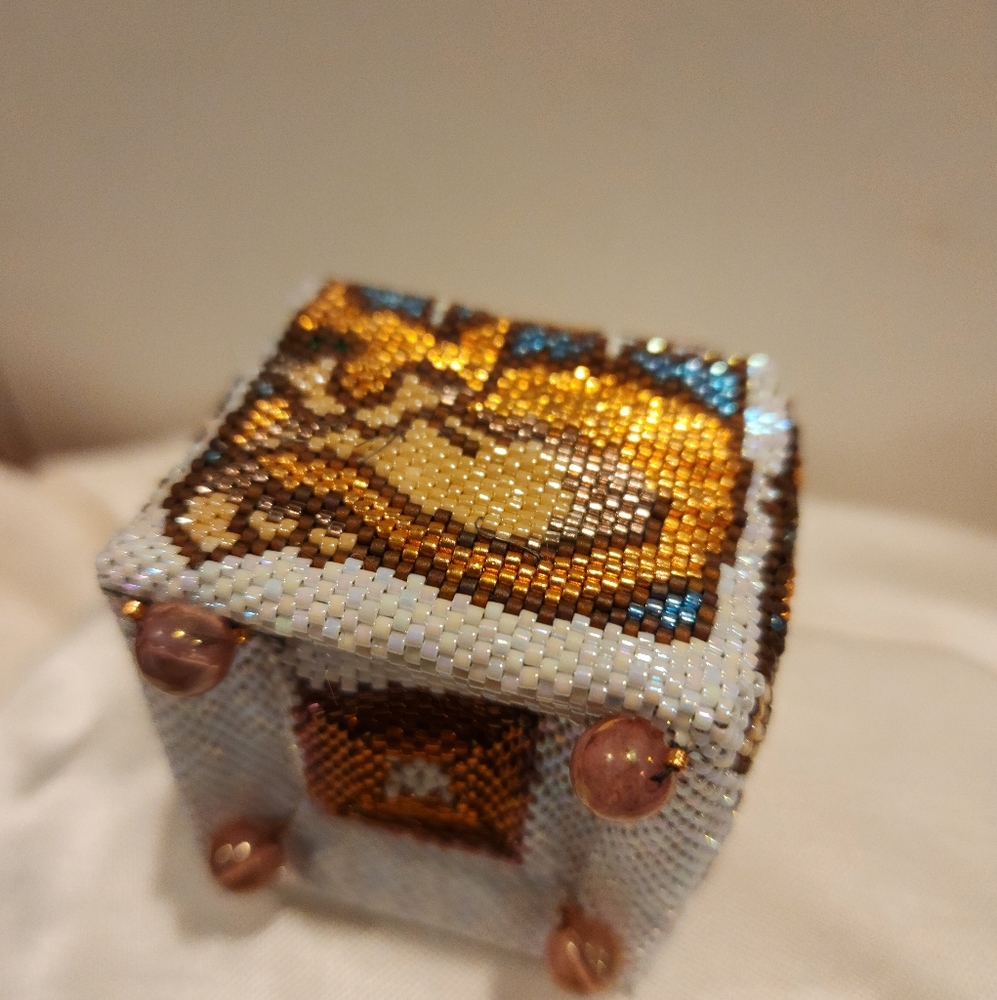 Beaded cat design box